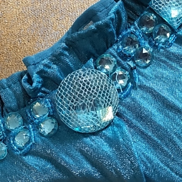 Elegant Teal Sleeveless Layered Dress - Picture 5 of 15